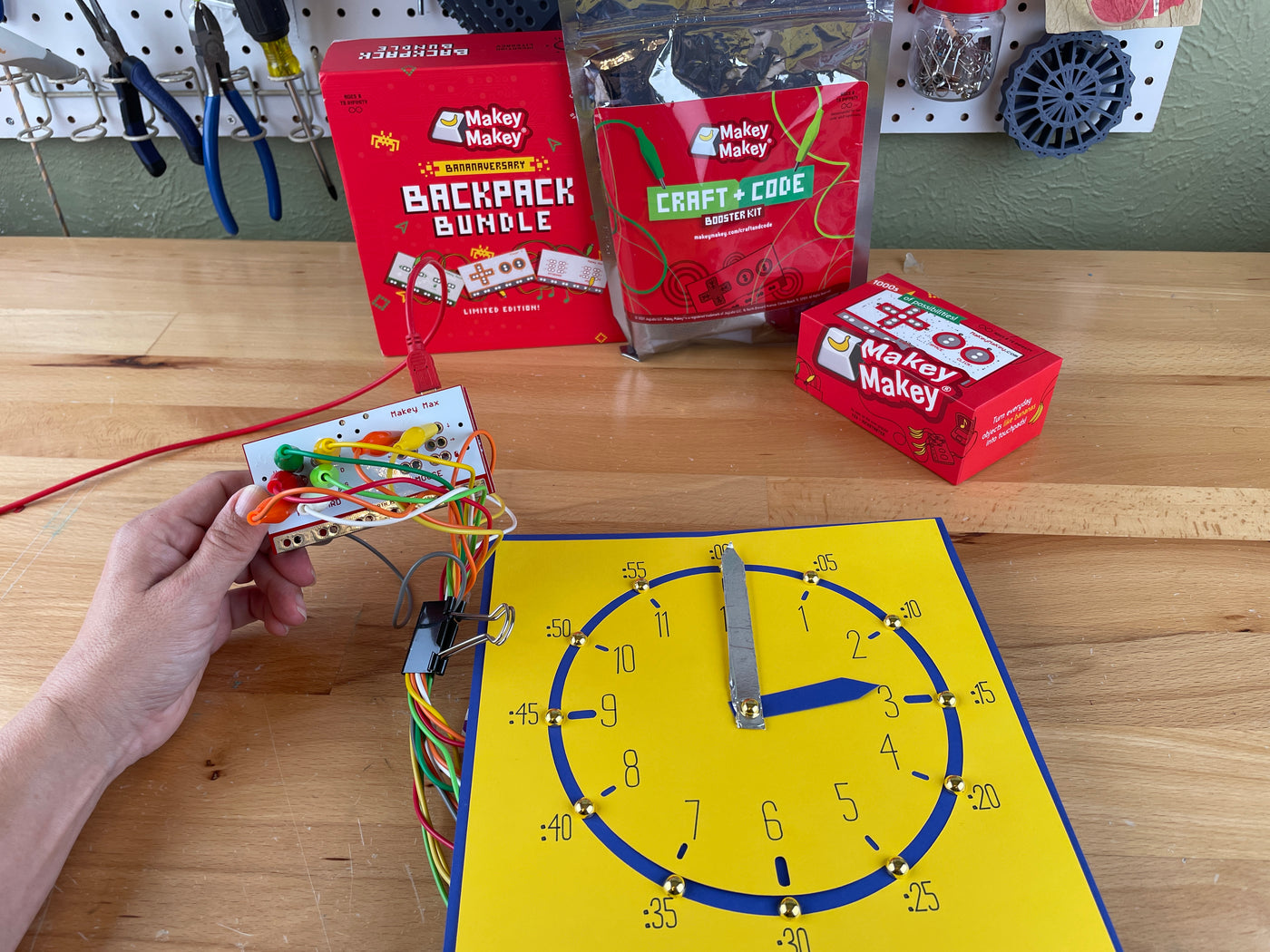Makey Makey + Scratch Interactive Clock with Makey Max